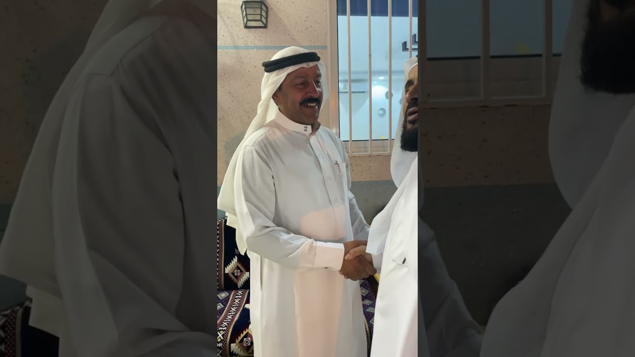 منسوبي مدرسة سعيد بم زيد يحتفلون مع زميلهم الاستاذ/ صالح الدريويش بمناسبة تقاعده للعام 1446هـ .