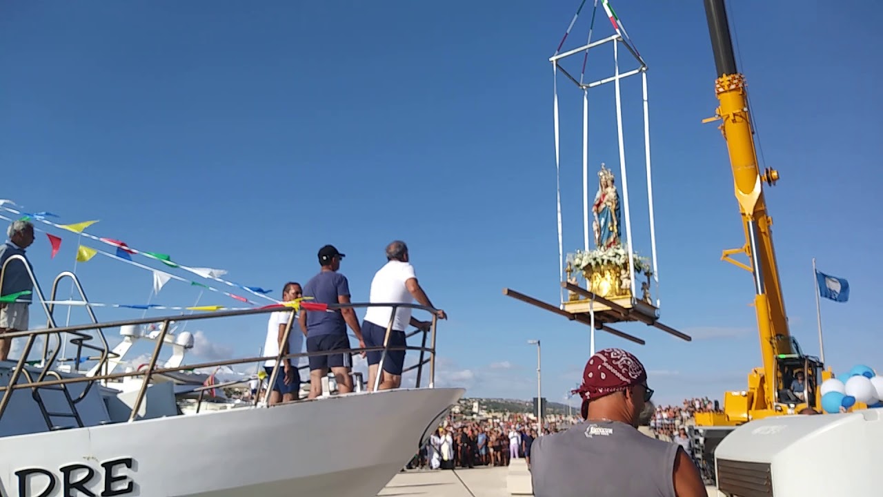 Marina di Ragusa imbarco della Madonna