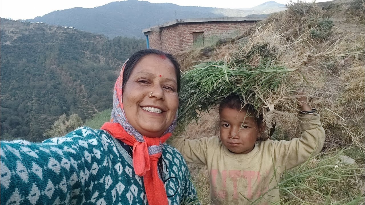 इतनी मेहनती होती हैं पहाड़ की बेटी और ब्वारि❤️❤️।