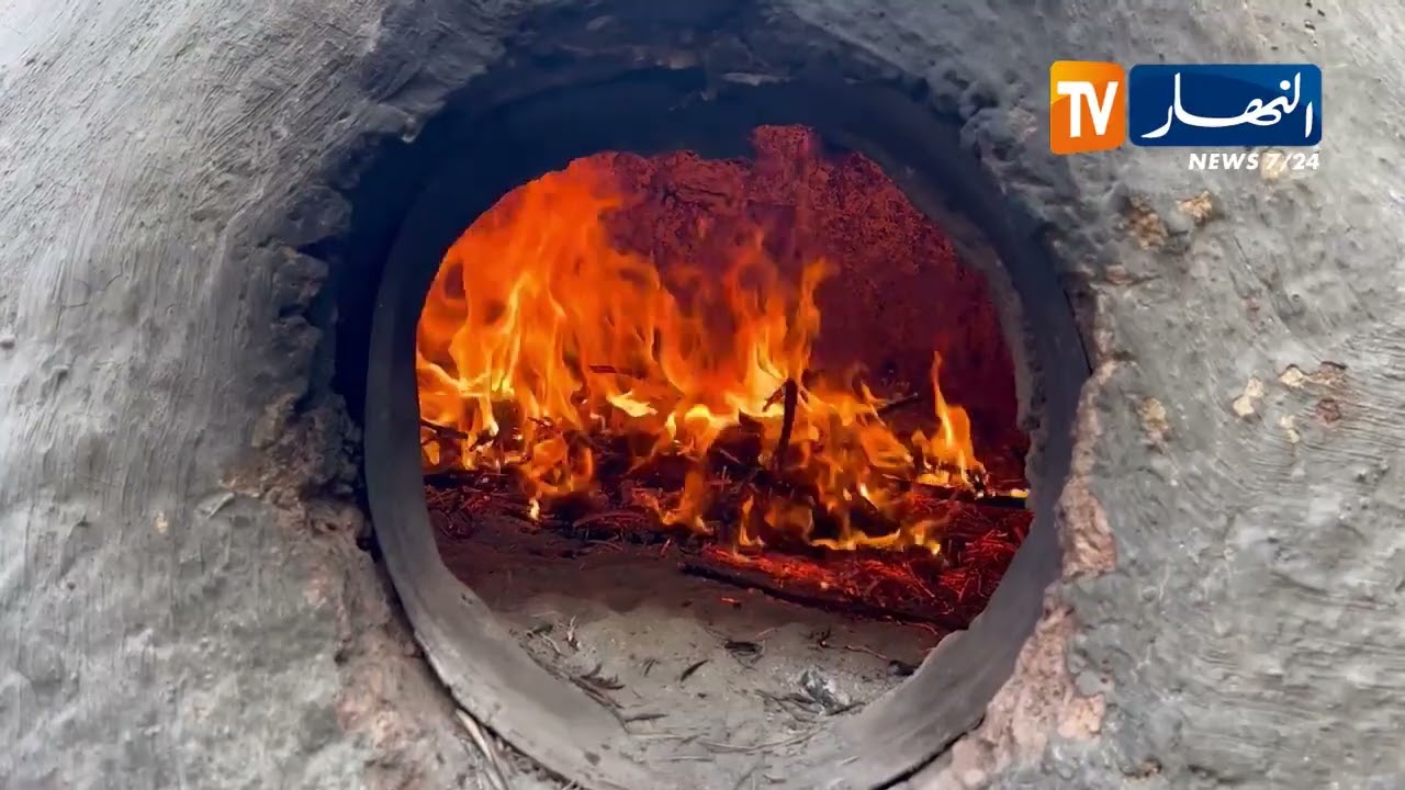 تلمسان: طهي حلويات العيد على الطريقة التقليدية ..   نكهة الماضي الجميل