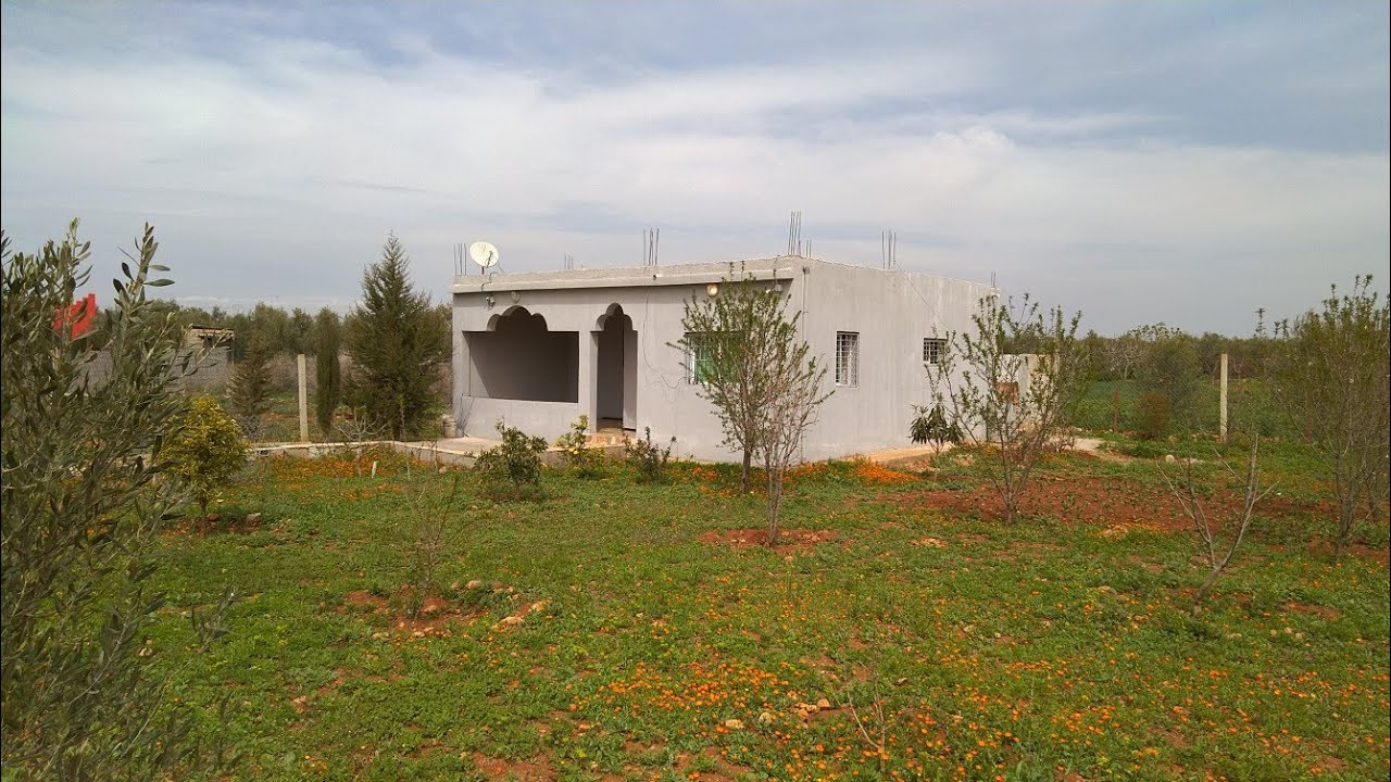 قطعة أرضية 1070 متر و منزل 🏡متوفر على الماء 🚰 و الكهرباء 💡للبيع في عين الشكاك  فاس 🇲🇦 ب 40 مليون فقط