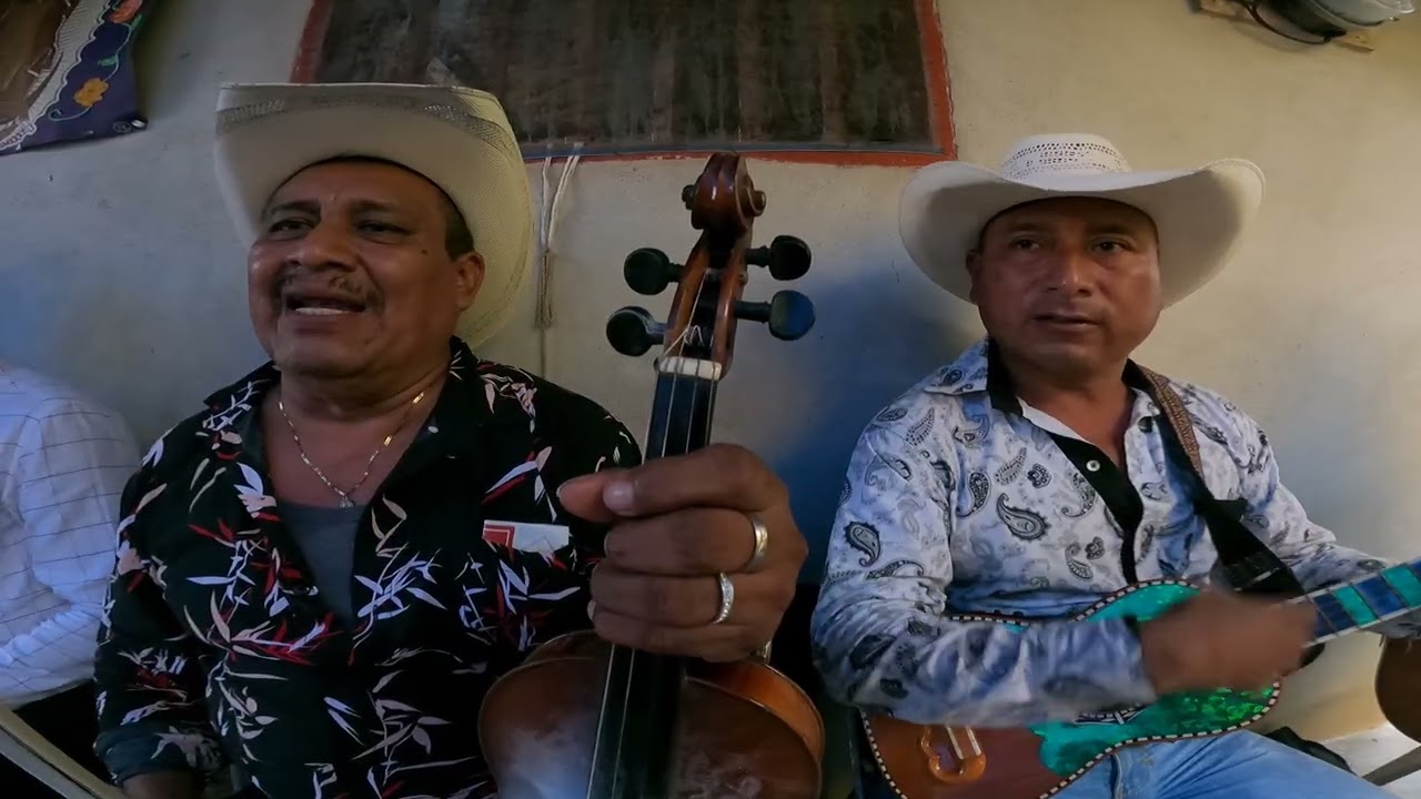 TRIO ALEGRIA HIDALGUENSE DE HUEHUETLA *LA PASIÓN*
