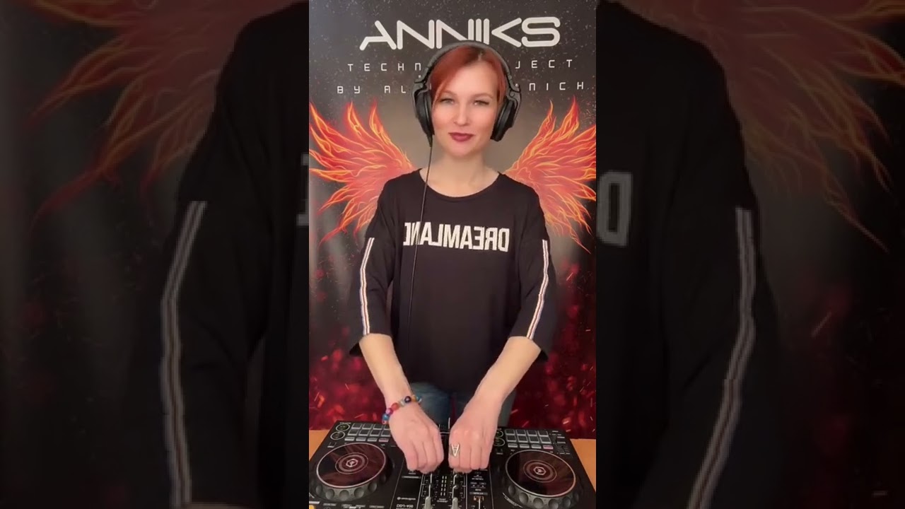Live on TikTok #dj #melodichouse #music #techno #progressivehouse #stream #anniks