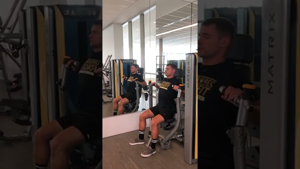 Toldo Fitness Tours: Chest Press