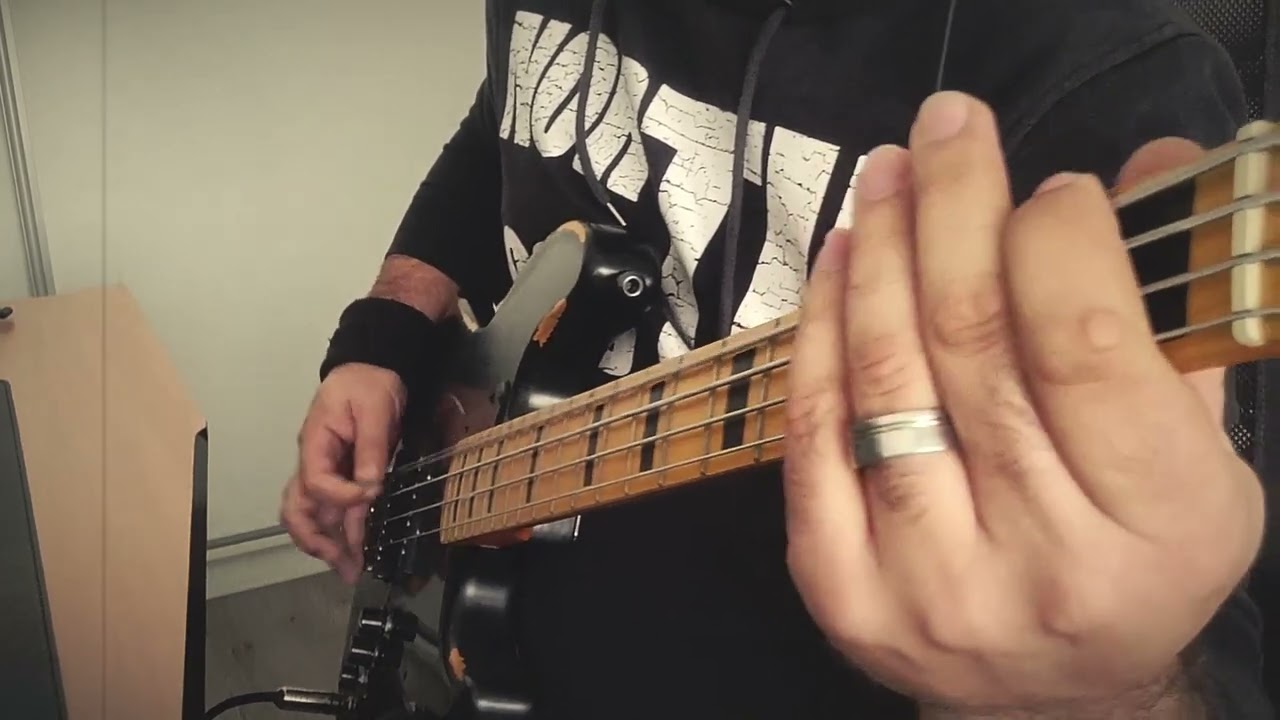 Megadeth - Symphony of Destruction Bass Cover