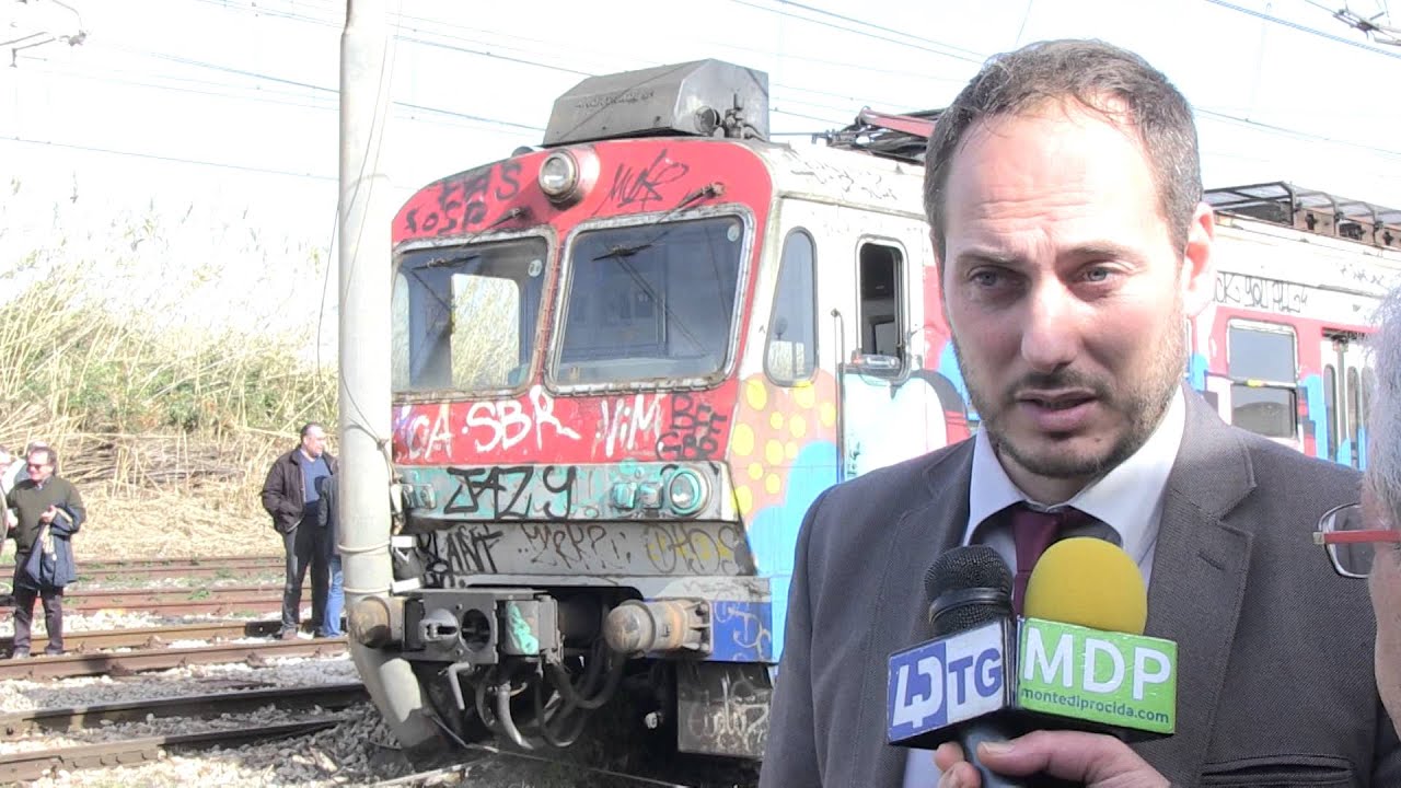 Bacoli,Deraglia treno della cumana  Tanta paura,una donna ferita