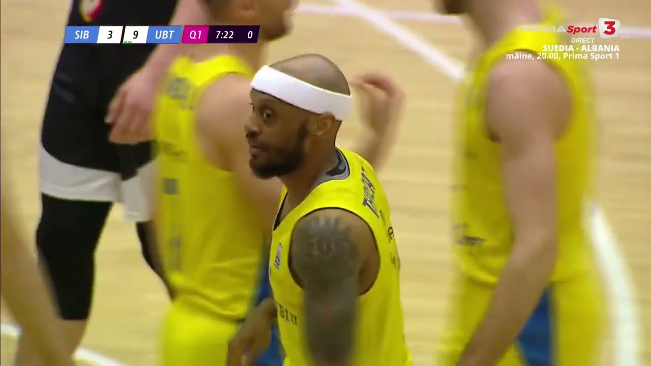 Baschet: CSU Sibiu - U-BT Cluj 65-99. Victorie fără emoţii a campioanei