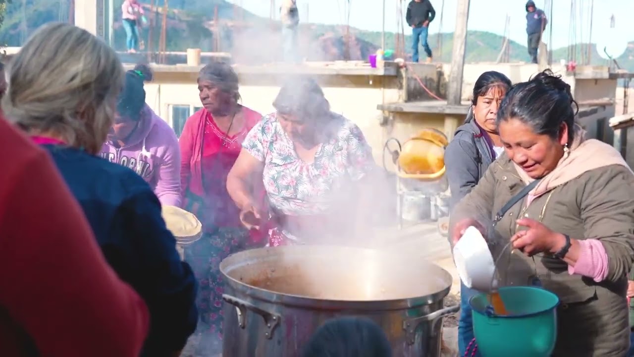 Las Cocineras del tradicional chilate de res de fiesta, San Martin peras Oaxaca