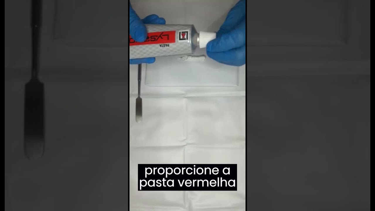Manipula&ccedil;&atilde;o da pasta de &oacute;xido de zinco e eugenol