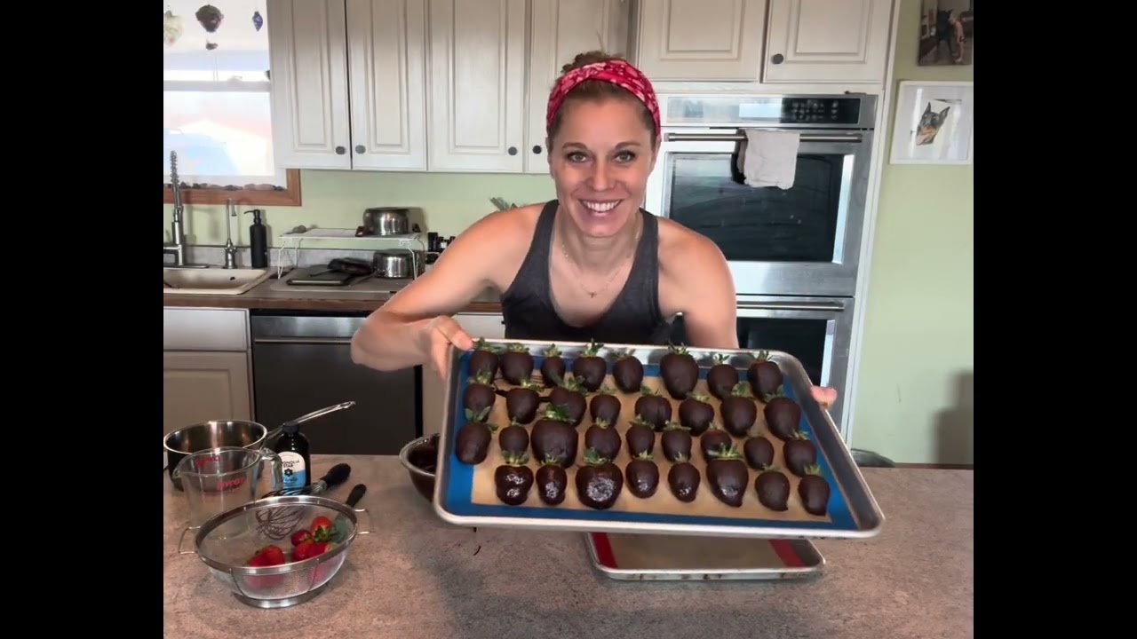 Paleo & Vegan Chocolate Covered Strawberries
