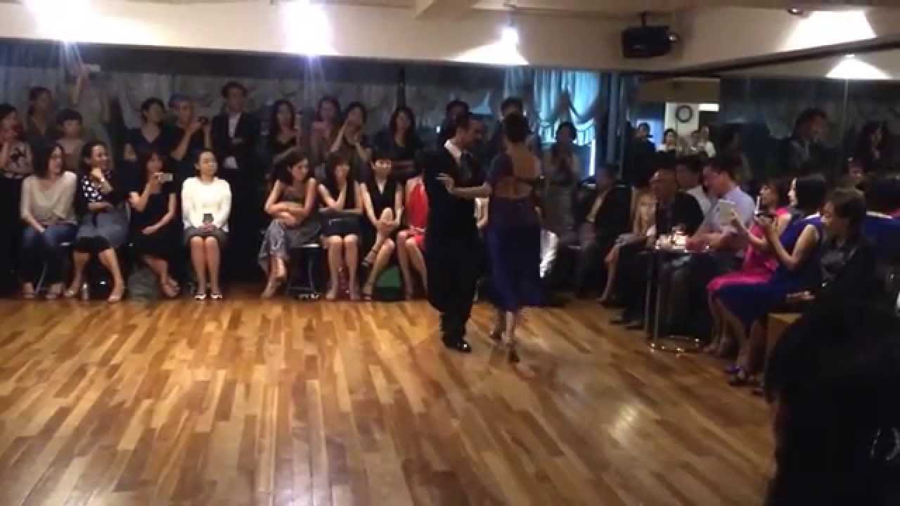 アルゼンチンタンゴ バネッサ＆ファクンド(ステージ)