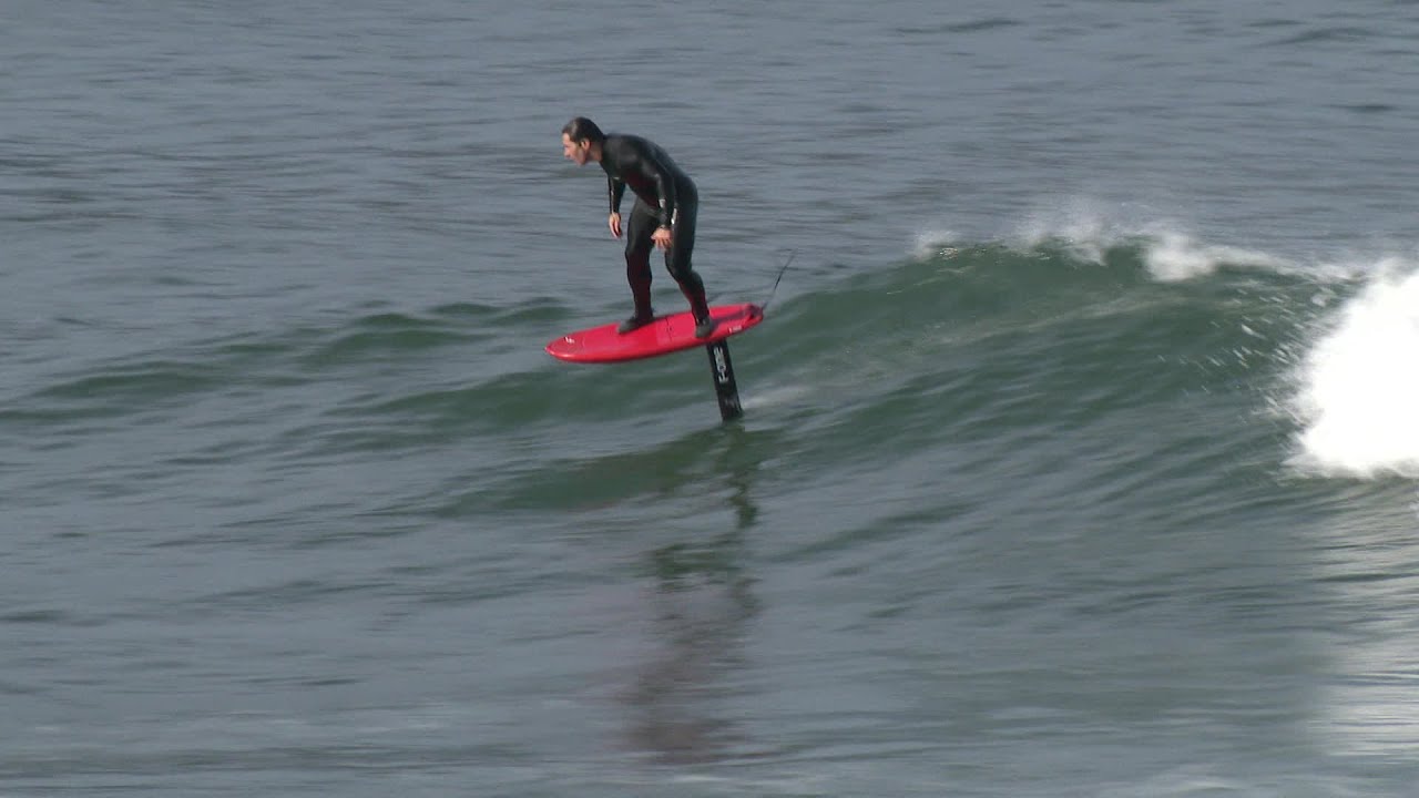 Magazine basque : Peyo Lizarazu, né pour surfer