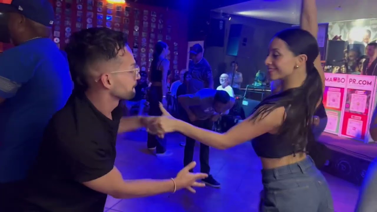 Diego quevedo salsa y Paola Gutiérrez bailado en puerto rico social 