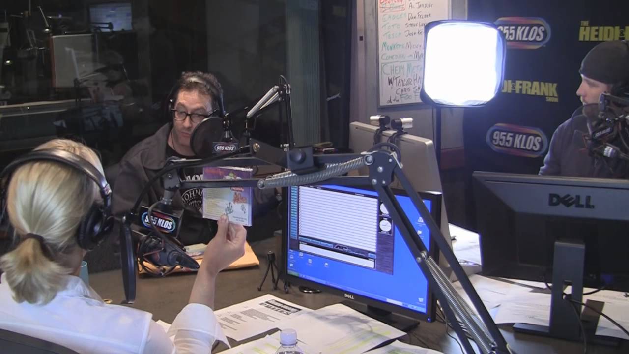 Tom Kenny the Voice of SpongeBob In-Studio PT1