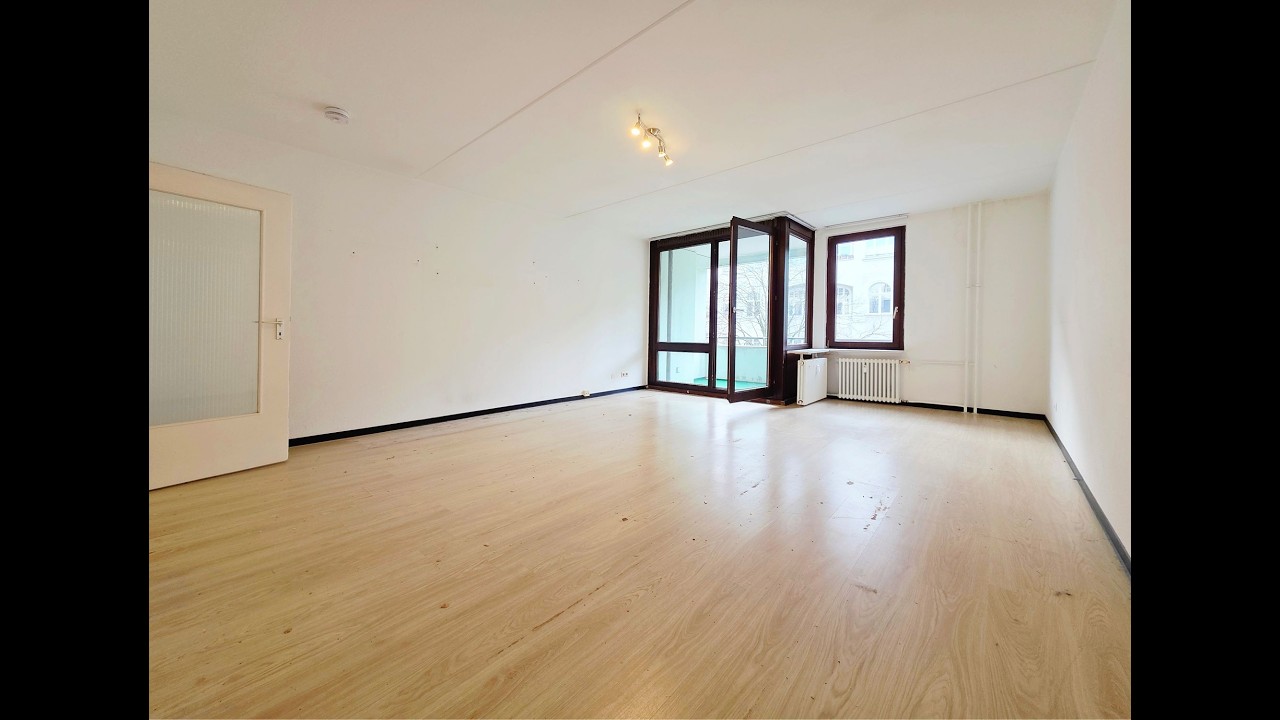 D 41: Freie, renovierungsbedürftige 3-Zimmer-Wohnung mit West-Loggia und Lift nur 300 m vom KuDamm!