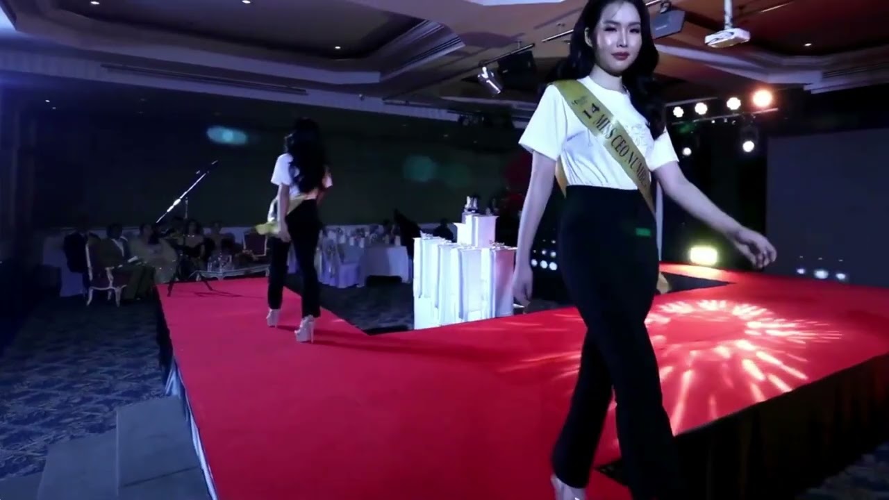 Sexy Girls TRIP & FALL in high heels during Miss CEO Number 1 International 2022 Pageant
