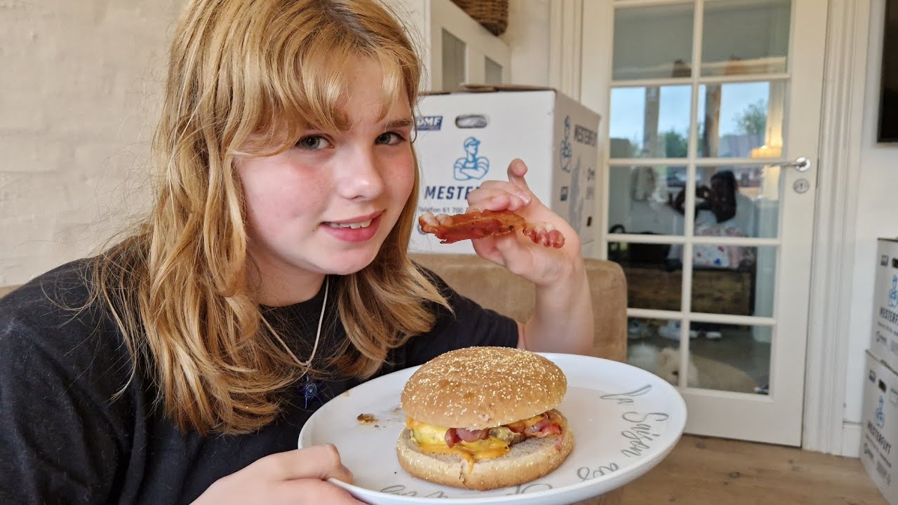 HENTER PIGERNE🚘🥰LAVER HJEMMELAVET BURGER🍔