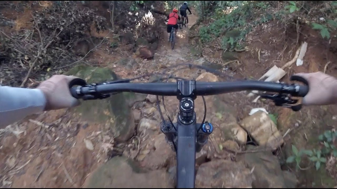 Vlog 266 | Apanhando de trilhas MUITO técnicas em Petrópolis