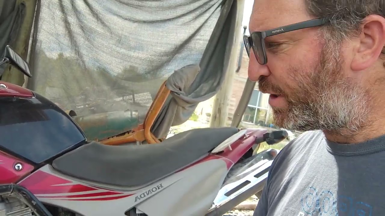 Ruido honda falcón 400. 