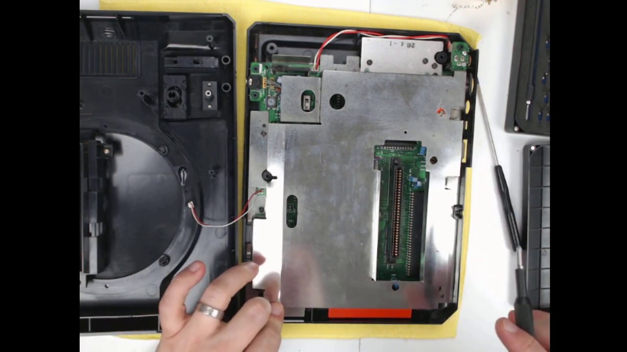 Disassembly and Reassembly - Sega Genesis Model 1 HDG