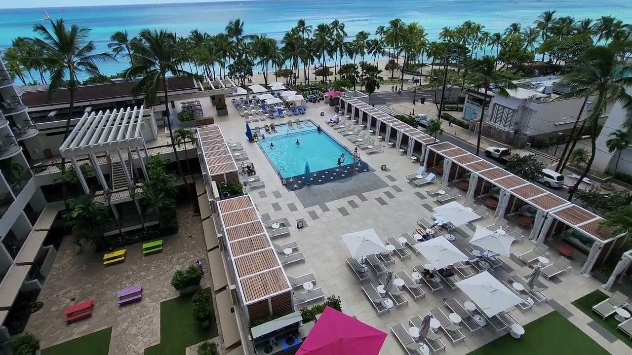 Waikiki Beach Marriott Resort & Spa Jr Suite Corner Room Oceanfront with Pool View Traveling w/ kids