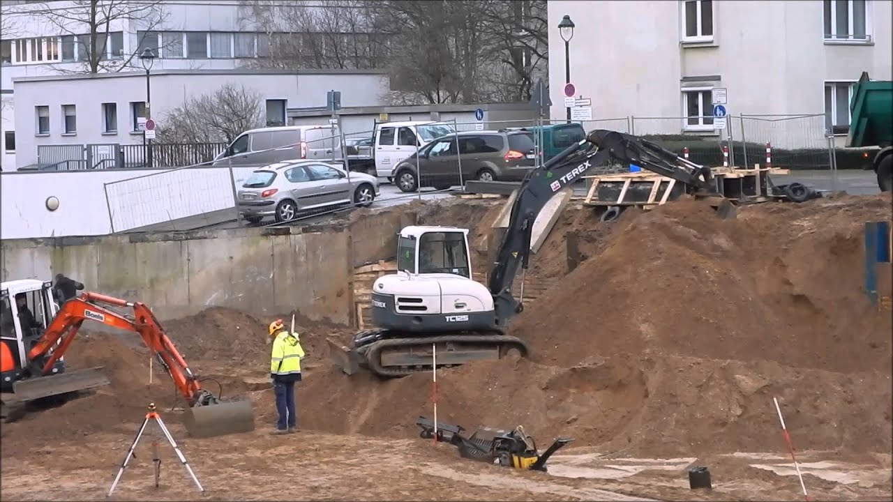 Bagger Terex TC 125 und Zeitraffer Baustelle Düsseldorf