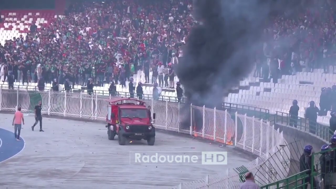 ما لم تشاهده في القنوات اعمال شغب في داربي العاصمة مولودية الجزائر و شباب بلوزداد 2024 MCA 0-0 CRB
