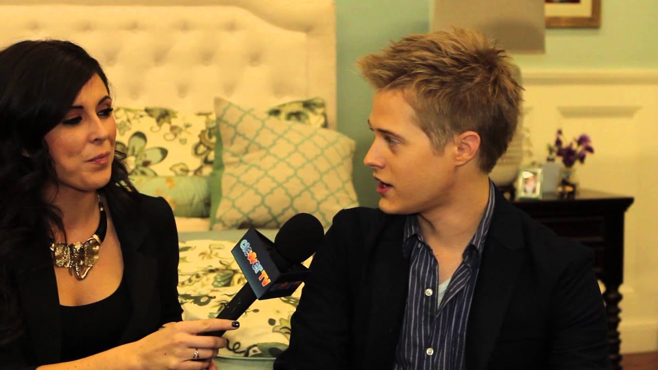 Lucas Grabeel Talks 
