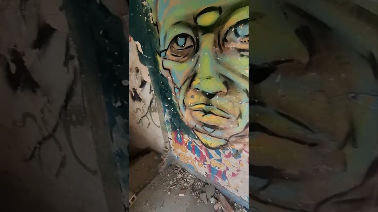  🎨Niesamowita ukryta galeria street artu- klimat urbexu z żywymi kolorami graffiti robi  wrażenie.⚡️
