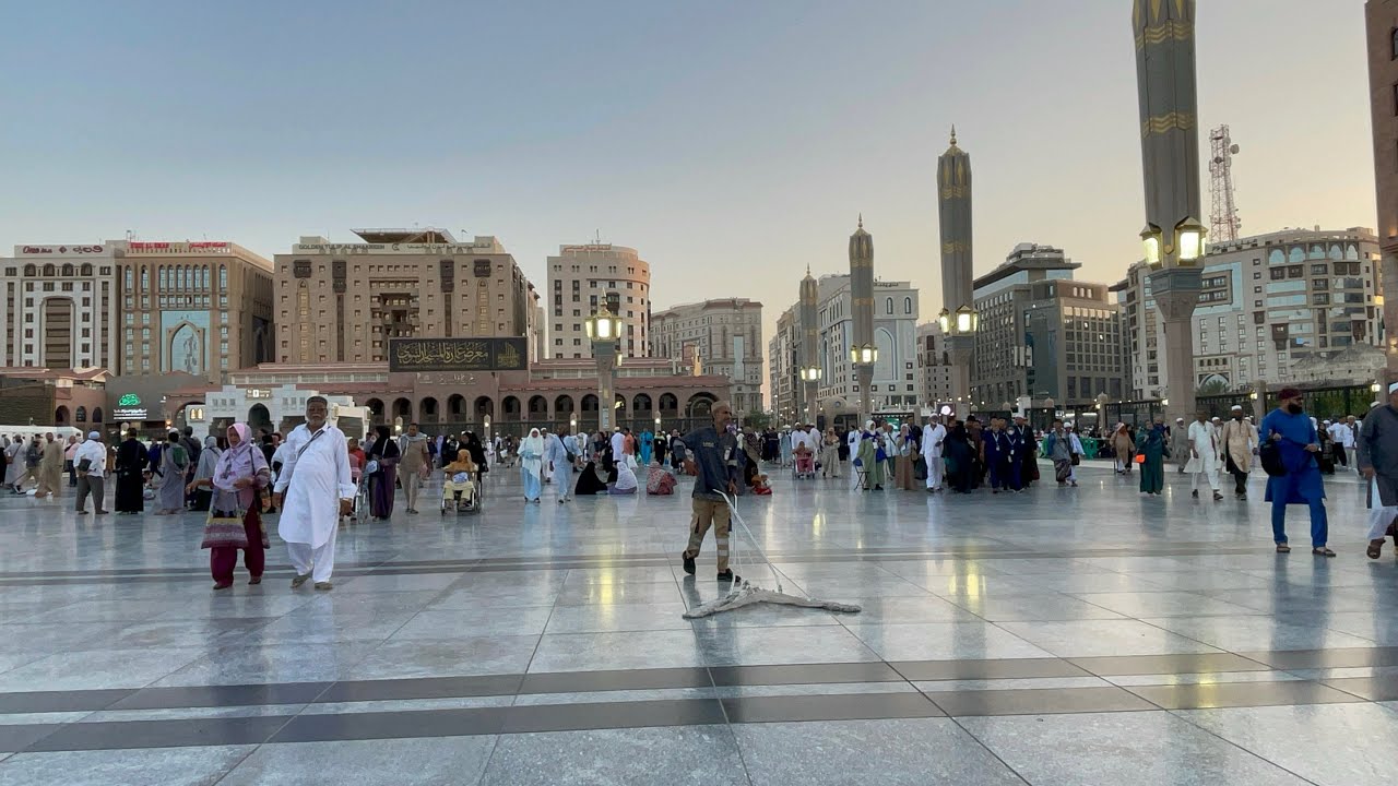 جولة في ساحات المسجد النبوي الشريف المدينة المنورة الحرمين الشريفين السعودية 