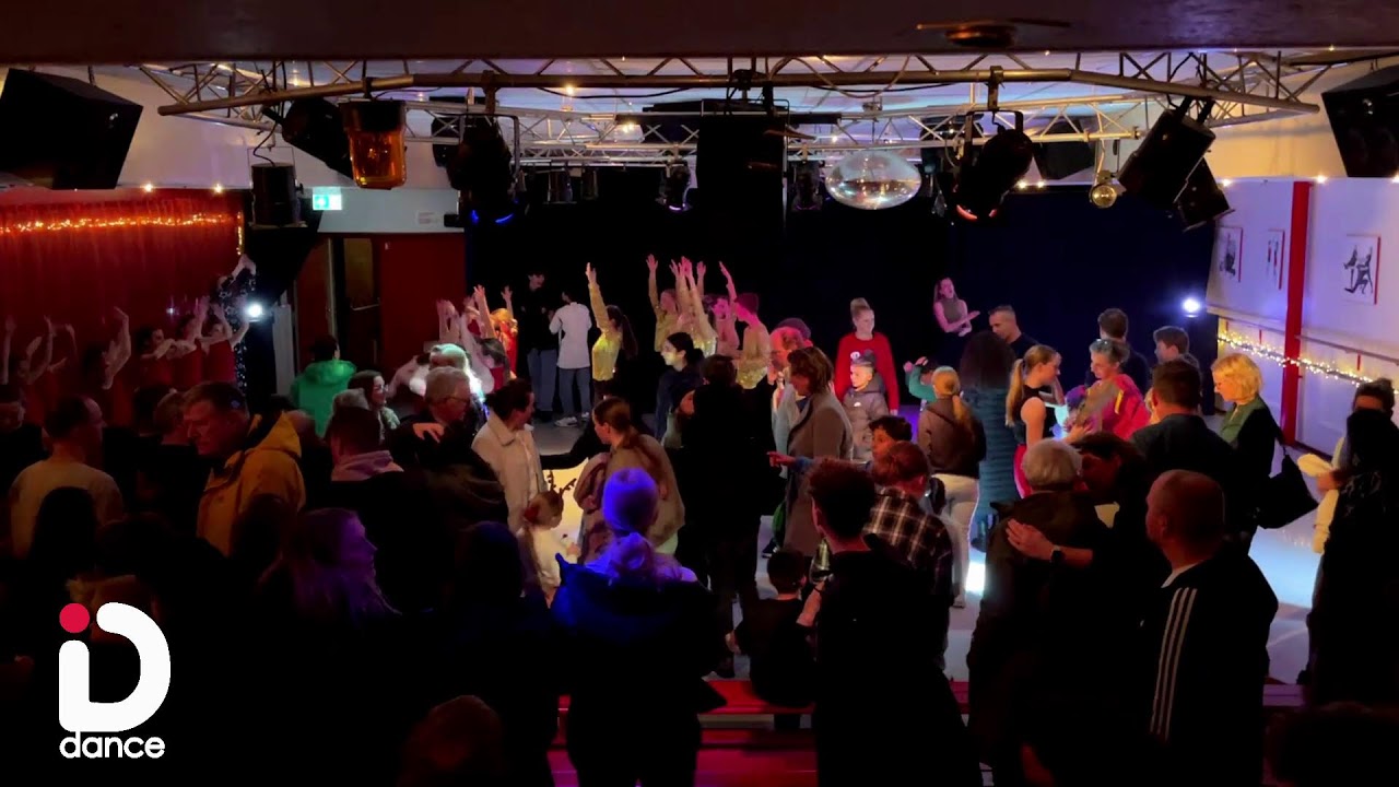 Kerstshow vrijdag 20 december 2024 19.30 uur