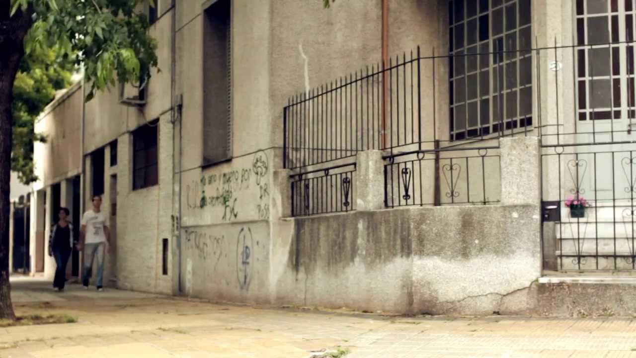 Condicion Humana - Media en la mano (VideoClip Oficial)