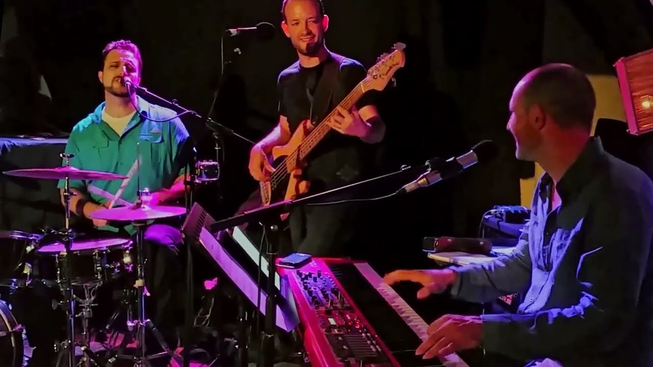 Moses Patrou live in Marseille 2015-2018