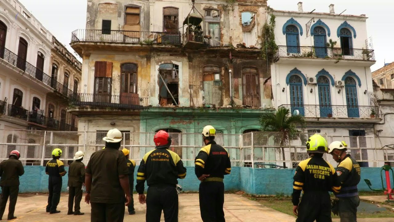 Rescue efforts continue after deadly building collapse in Cuba | AFP