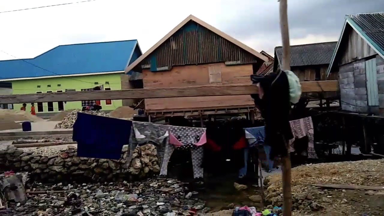 Kampung bajo /badjau tribe kanawa di desa kumbewaha kabupaten buton Sulawesi Tenggara