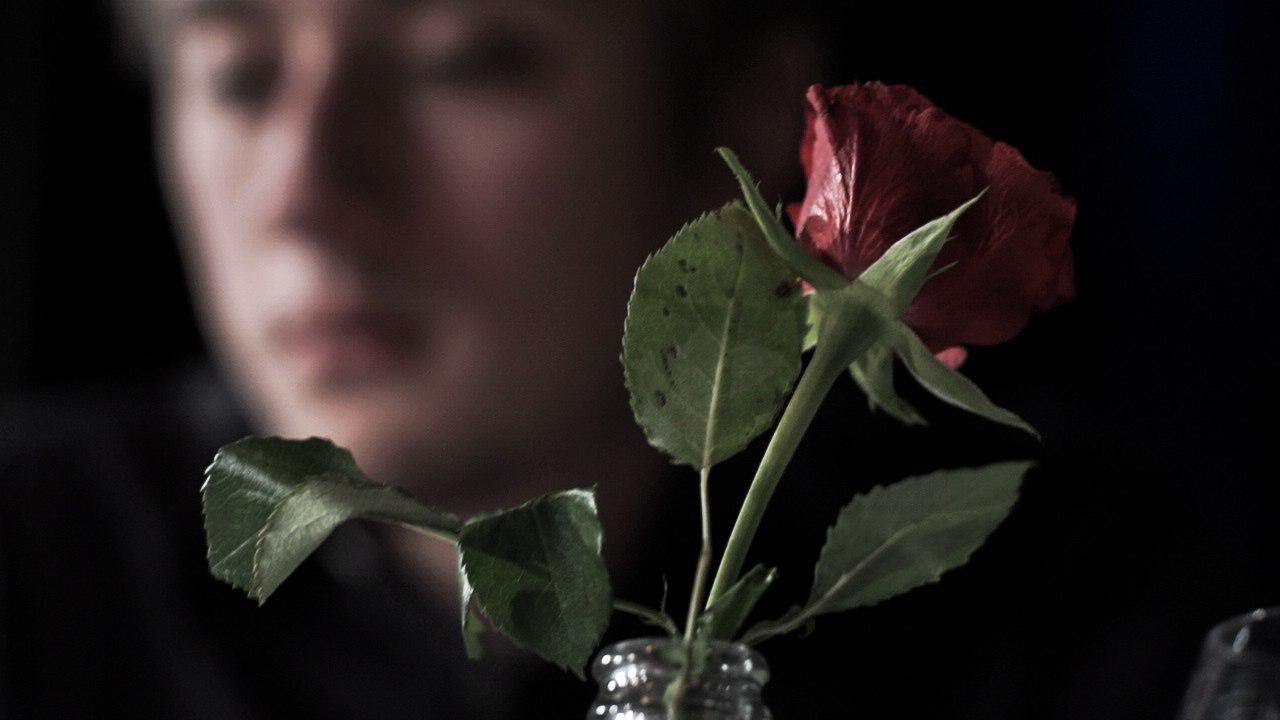 Moe - Roses (Official Video)