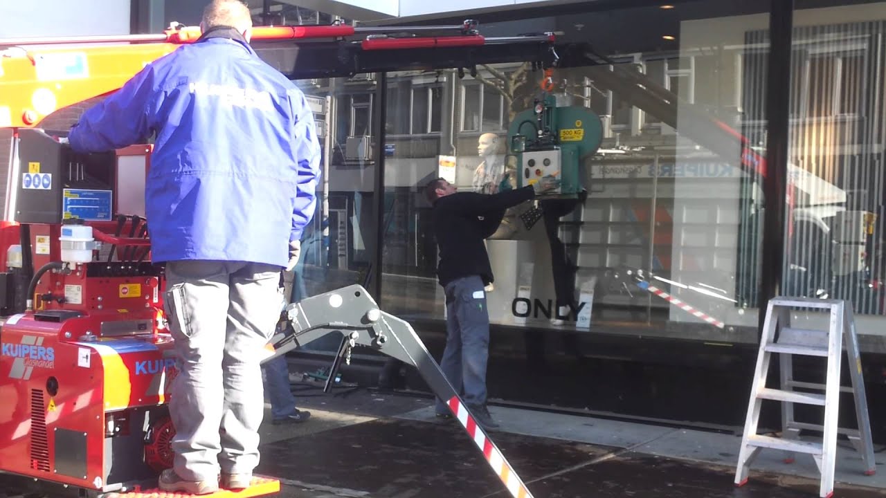 Glas plaatsen met mini kraan