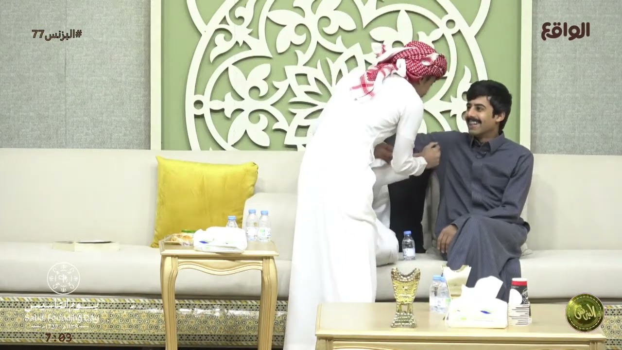 دخولية الشاعر خلف القحطاني على المقدمين محمد بن سراج وماجد الشهري ! #البزنس77
