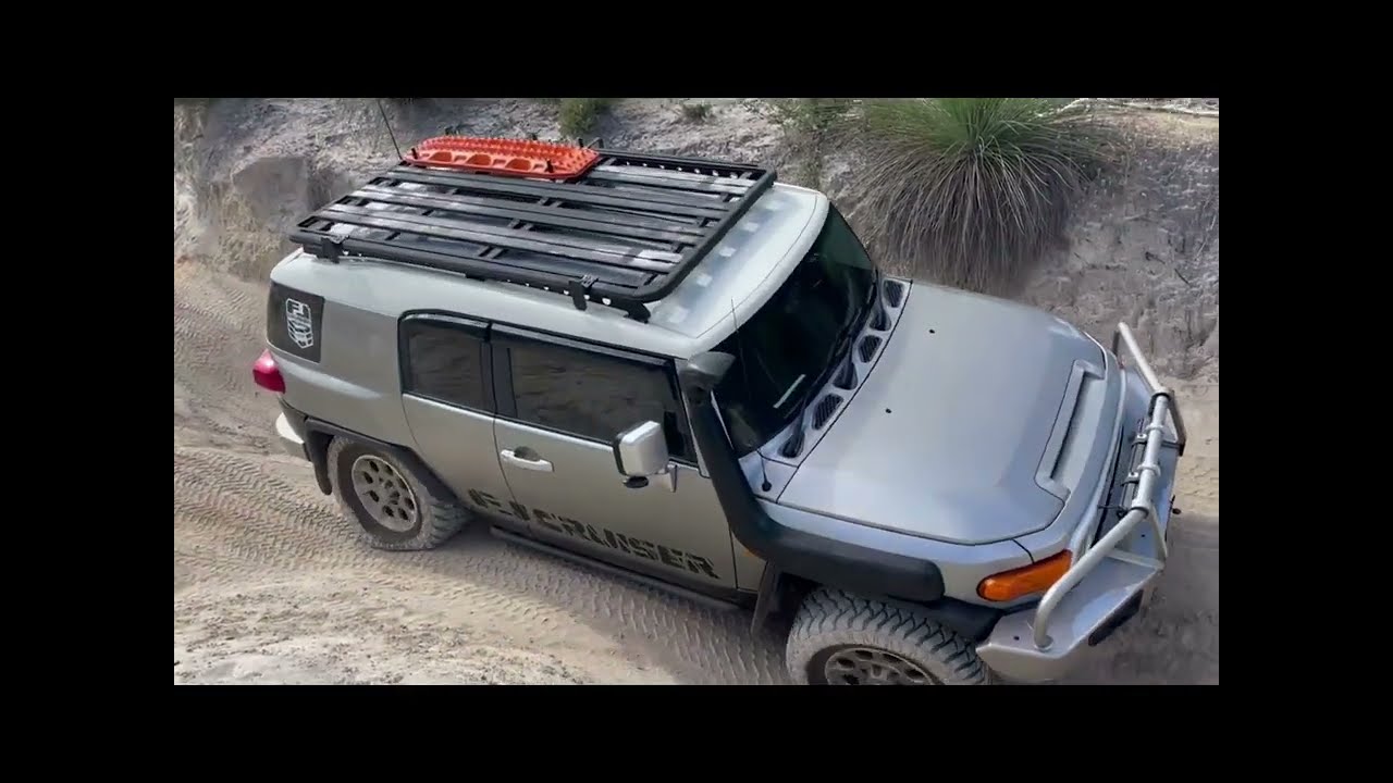 Testing the Toyota FJ Cruiser 4wd system off-road in Mundaring powerlines track
