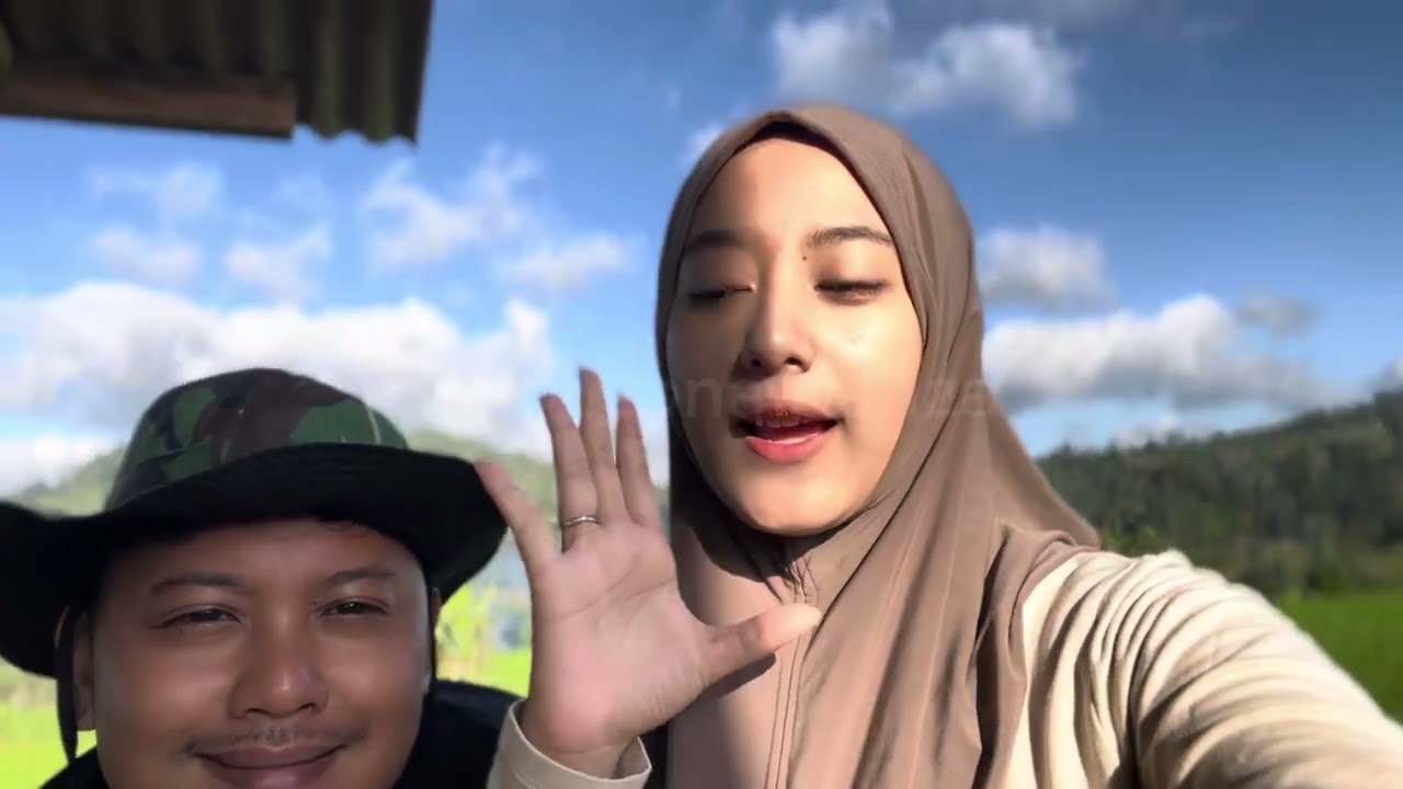 NGELIWET SAMBIL…