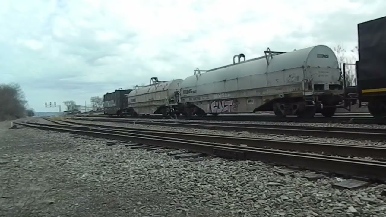 NS 1132 Leads Mixed Freight - 2/20/2026
