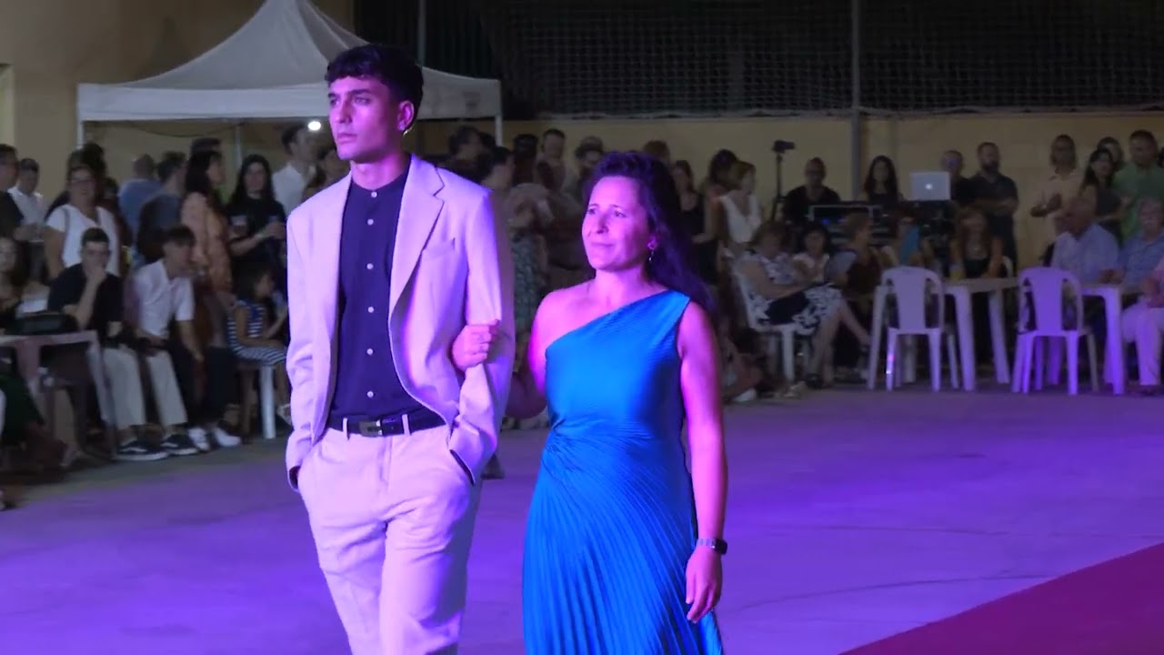 Anem de Festa: Desfilada de la Quinta del 2006 i Gala de les Nits Blanques Móra la Nova