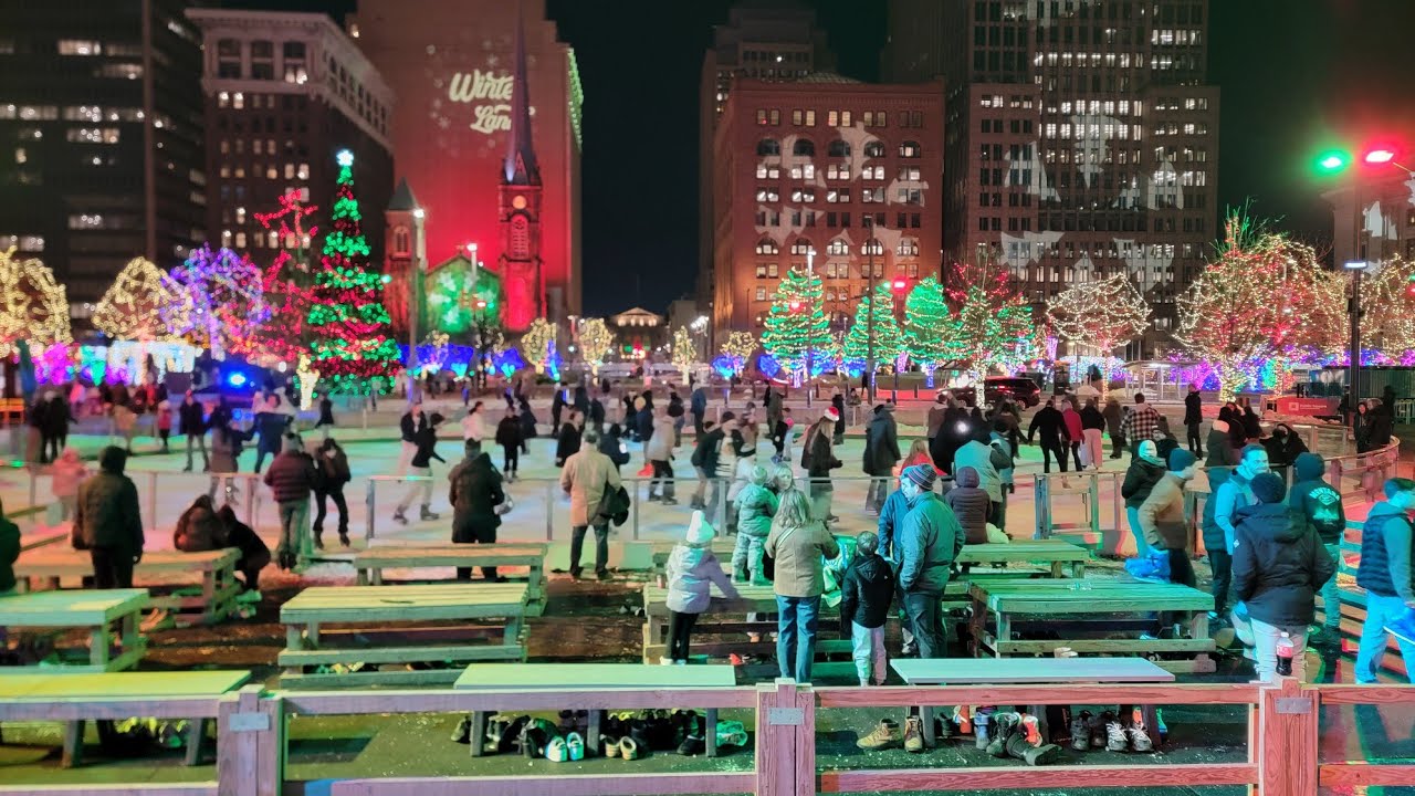 Exploring Downtown Cleveland, OH and Christmas Lights LIVE in December 2025 🎅