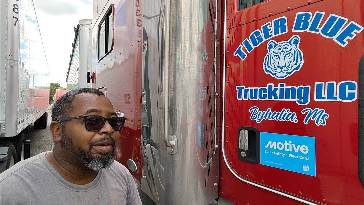 Memphis's Finest (Tiger Blue Trucking) Hopper Bottom