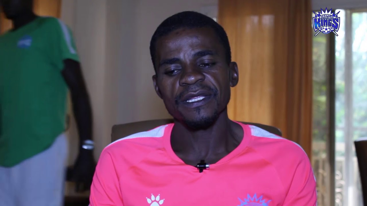 LE COACH NSUE NGUEMA PLANTE LE DECOR LE PREMIER JOUR