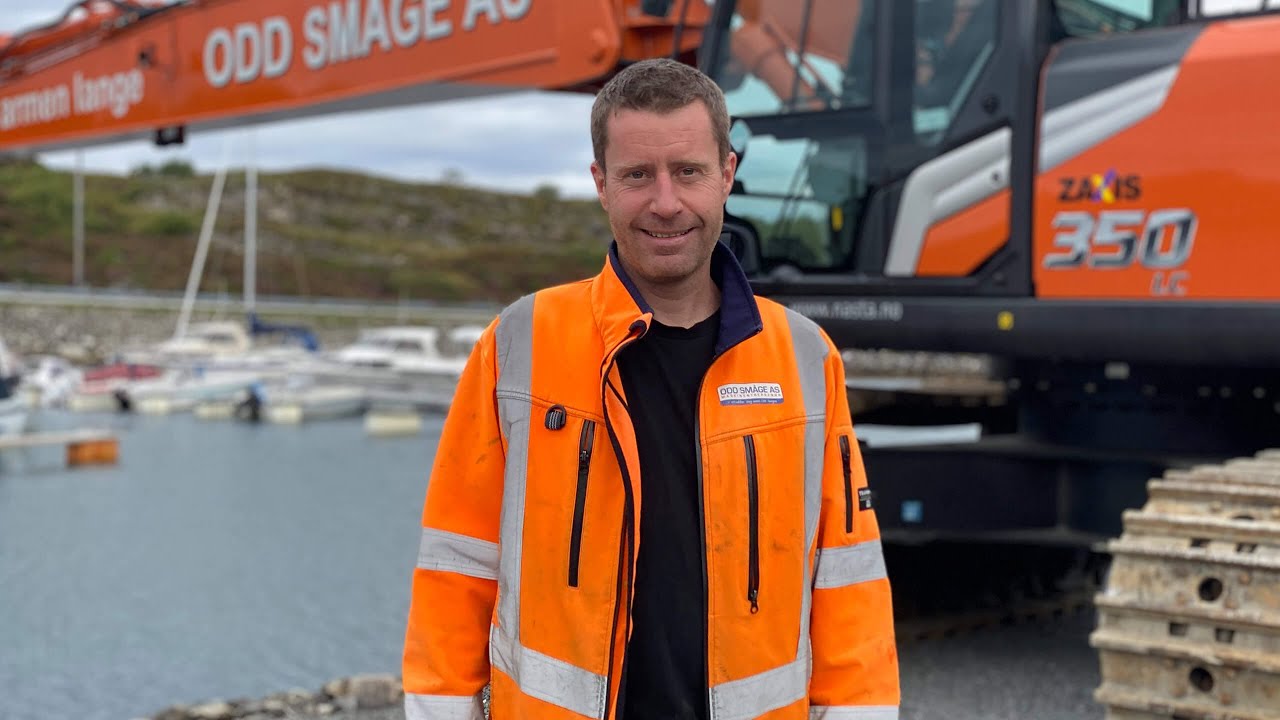 Allsidig Hitachi Long Reach hos Odd Småge AS