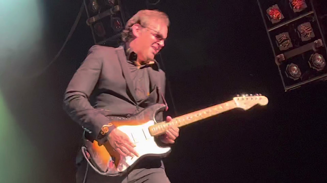 🎸 JOE BONAMASSA 🎸 - 🔥” DJANGO / PAIN and SORROW” LIVE 🔥 @ Hard Rock Live, Hollywood, Fl. 12-12-2021