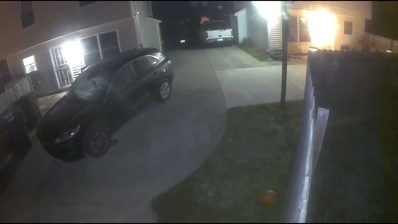 10/11/25 LMPD Third Division needing help to ID individuals caught stealing a vehicle from a home.