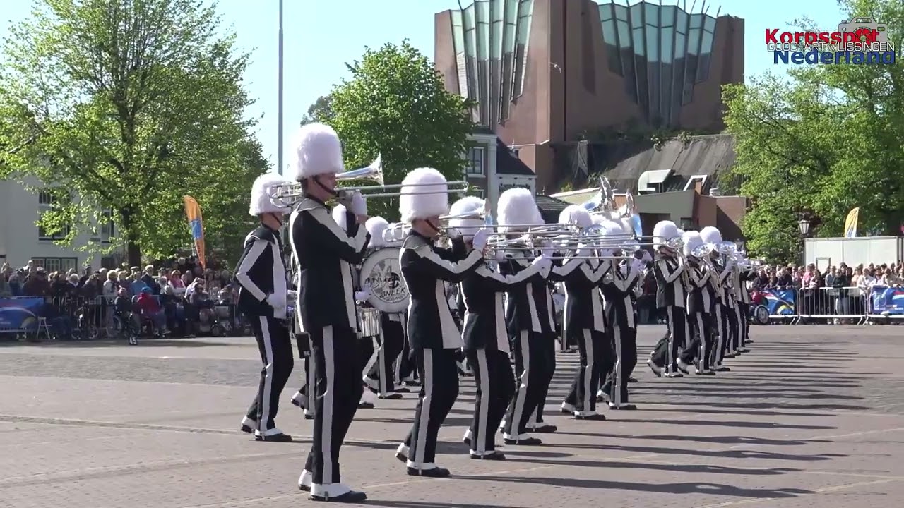 Drum en Showfanfare Advendo tijdens Taptoe Sneek 2025