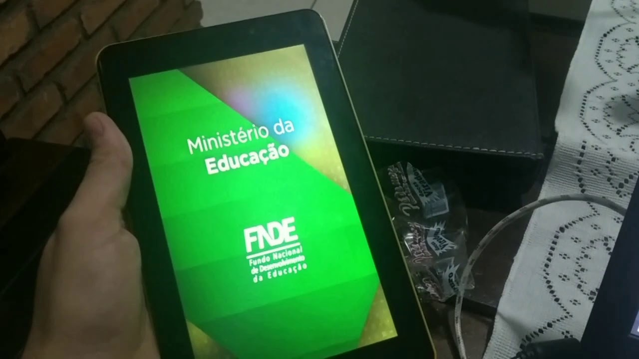 Como acessar a depuração USB do Tablet do Governo sem ter que descarregar a bateria.